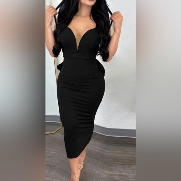 NWT-Low Back Deep V Bow Elastic Slit Bodycon Dress - Picture 4 of 4